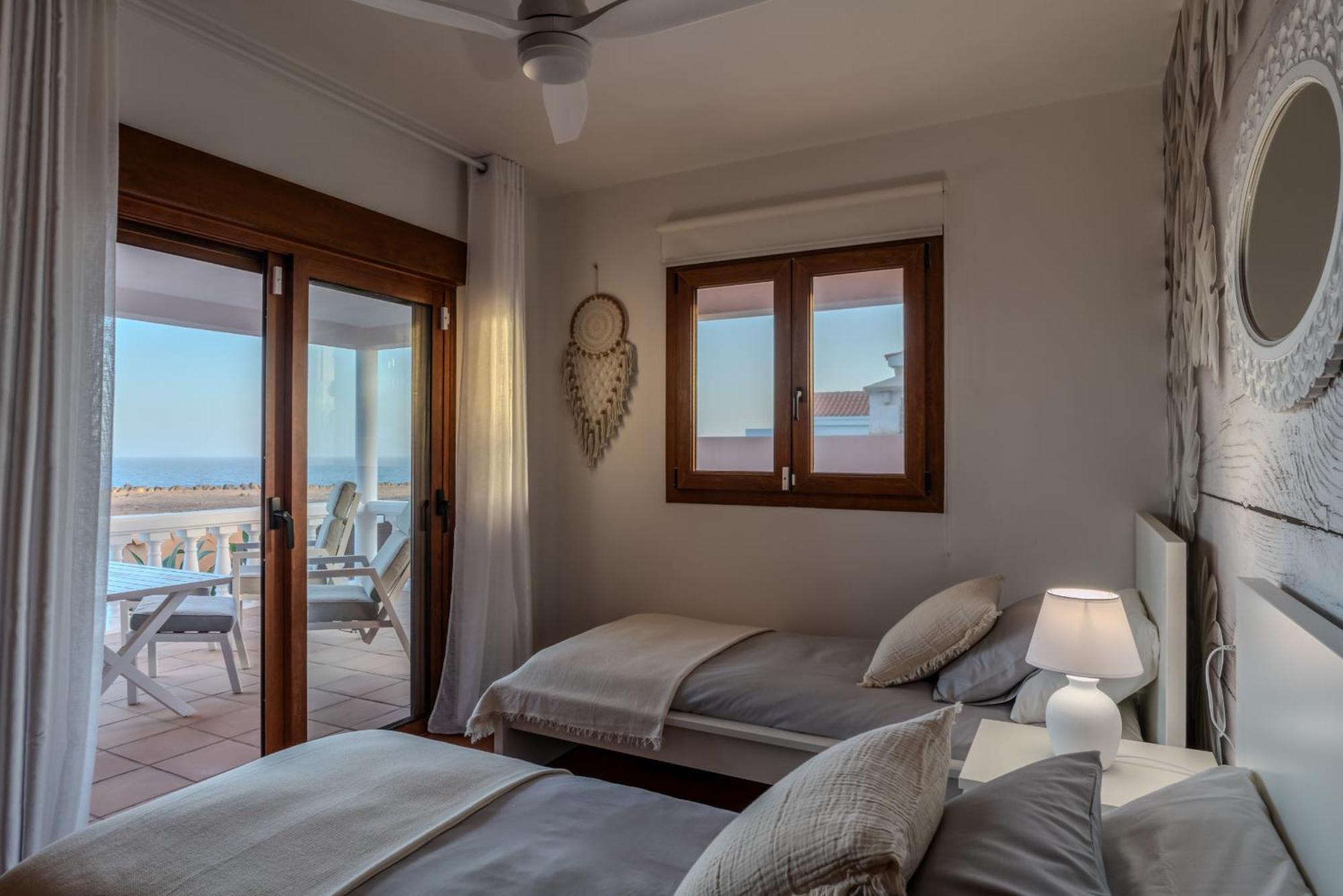 Villa Oceana - Cliffside Retreat Costa De Antigua Exterior foto